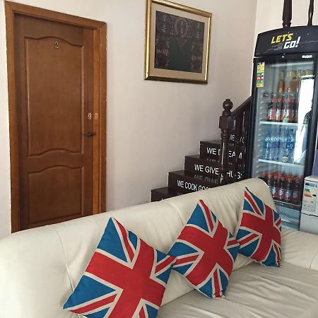 Almaty Backpackers Hostel ภายนอก รูปภาพ