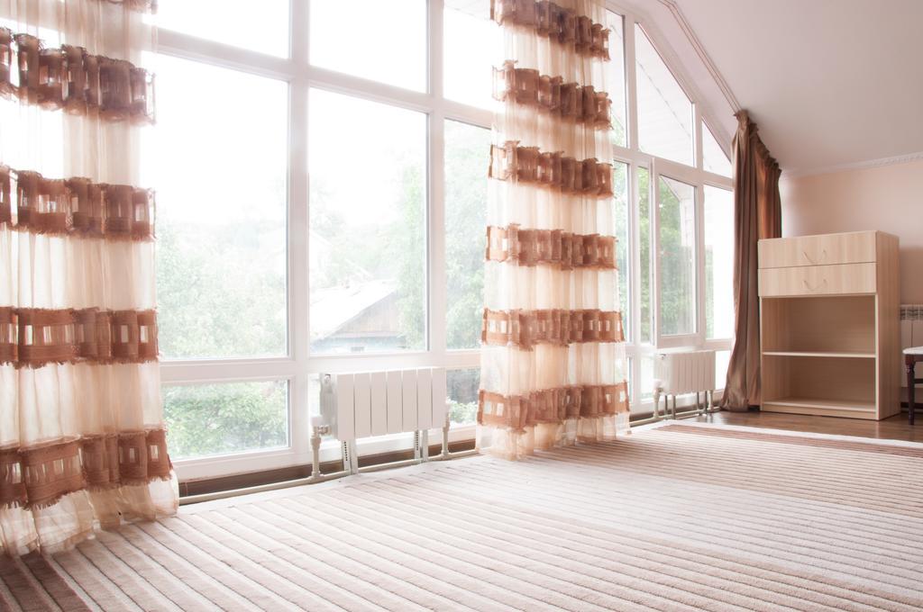 Almaty Backpackers Hostel ภายนอก รูปภาพ
