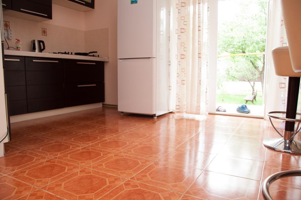 Almaty Backpackers Hostel ภายนอก รูปภาพ