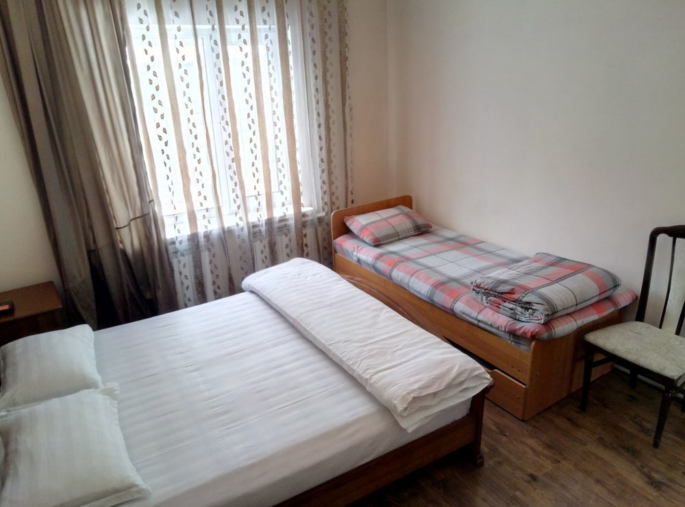 Almaty Backpackers Hostel ภายนอก รูปภาพ